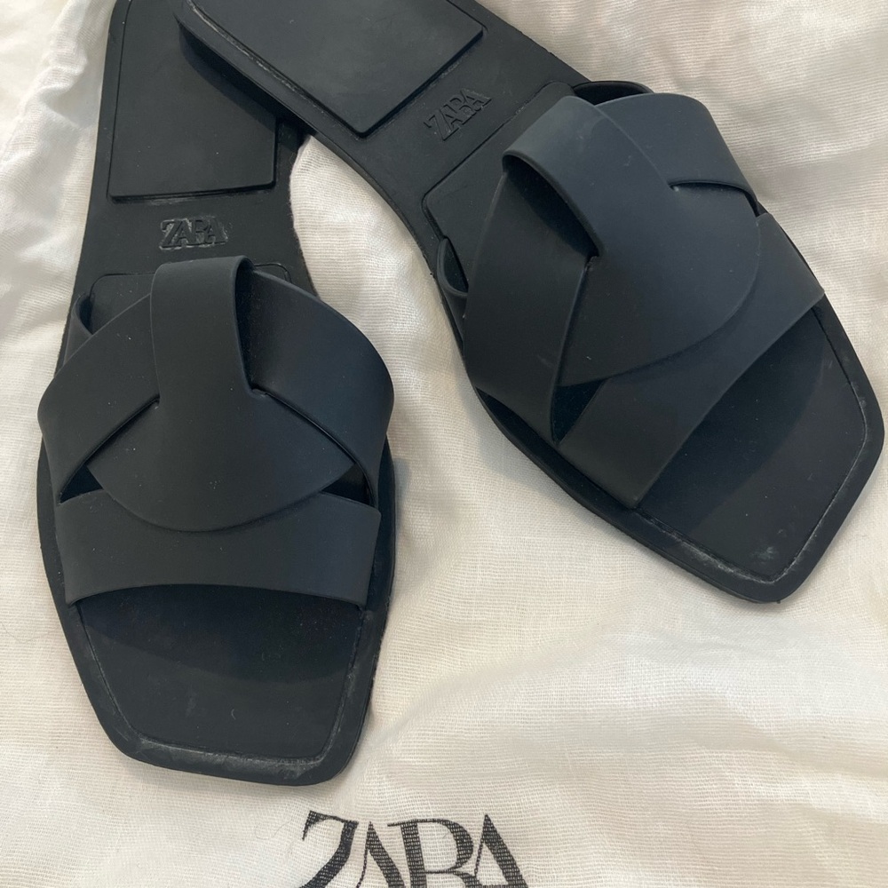 Zara Matte Black Rubber Woven Strap Slide Sandals 38/8.5 NEW